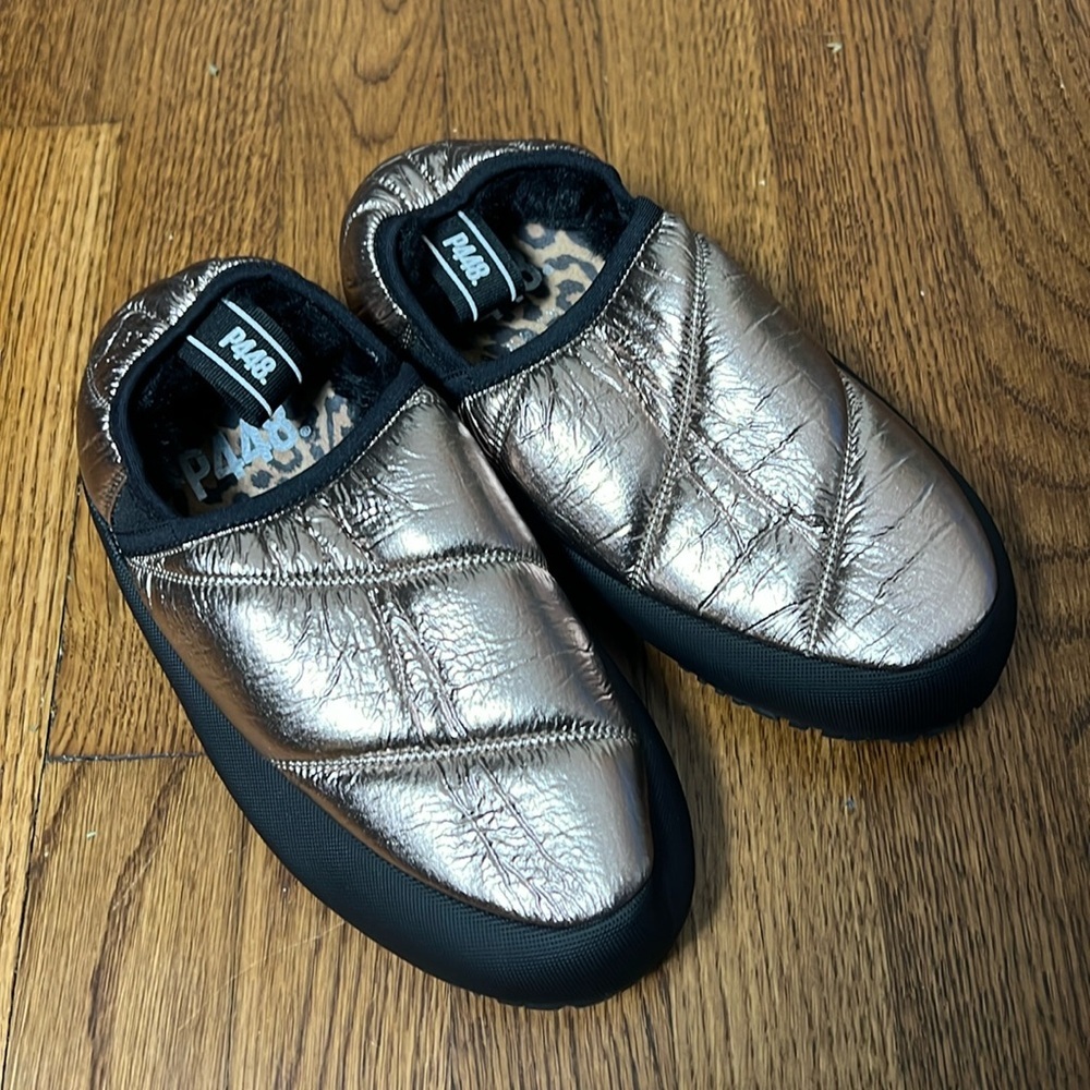 P448 Laby Slip-On Quilted Sneaker Slipper in Golnyl Metallic Gold Size 36